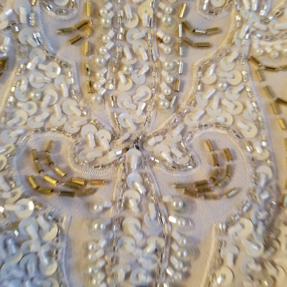 Ivory full length evening gown. - Picture 4 of 8